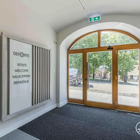 Tatra Boutique Deforte Gallery 203 *